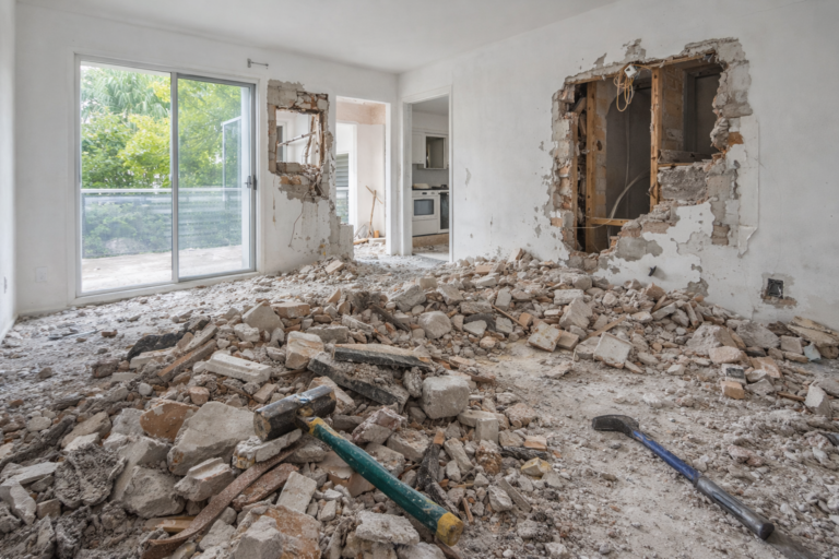 עבודות הריסה בשיפוץ
